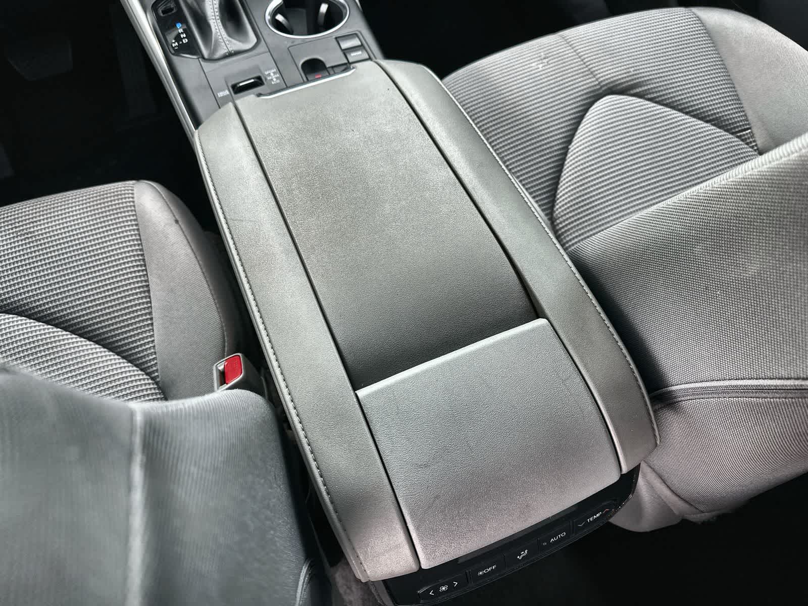 Thumbnail: 2023 Toyota Highlander - 16