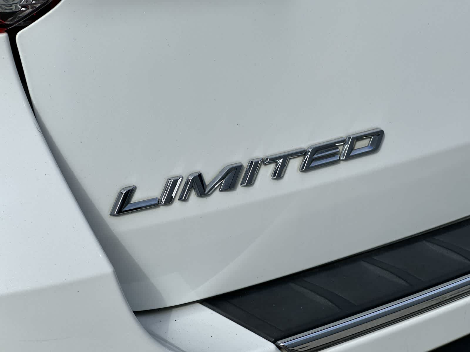 Thumbnail: 2020 Ford Explorer - 7