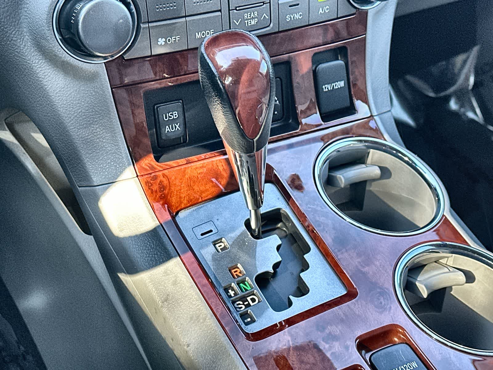 Thumbnail: 2013 Toyota Highlander - 23