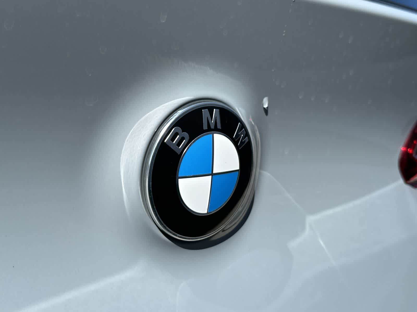 Thumbnail: 2025 BMW M5 - 16