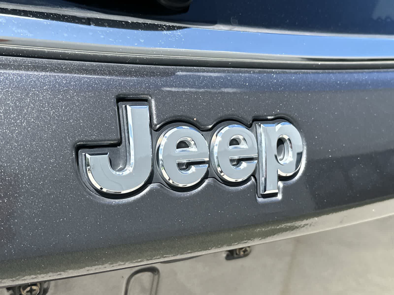 Thumbnail: 2020 Jeep Compass - 16