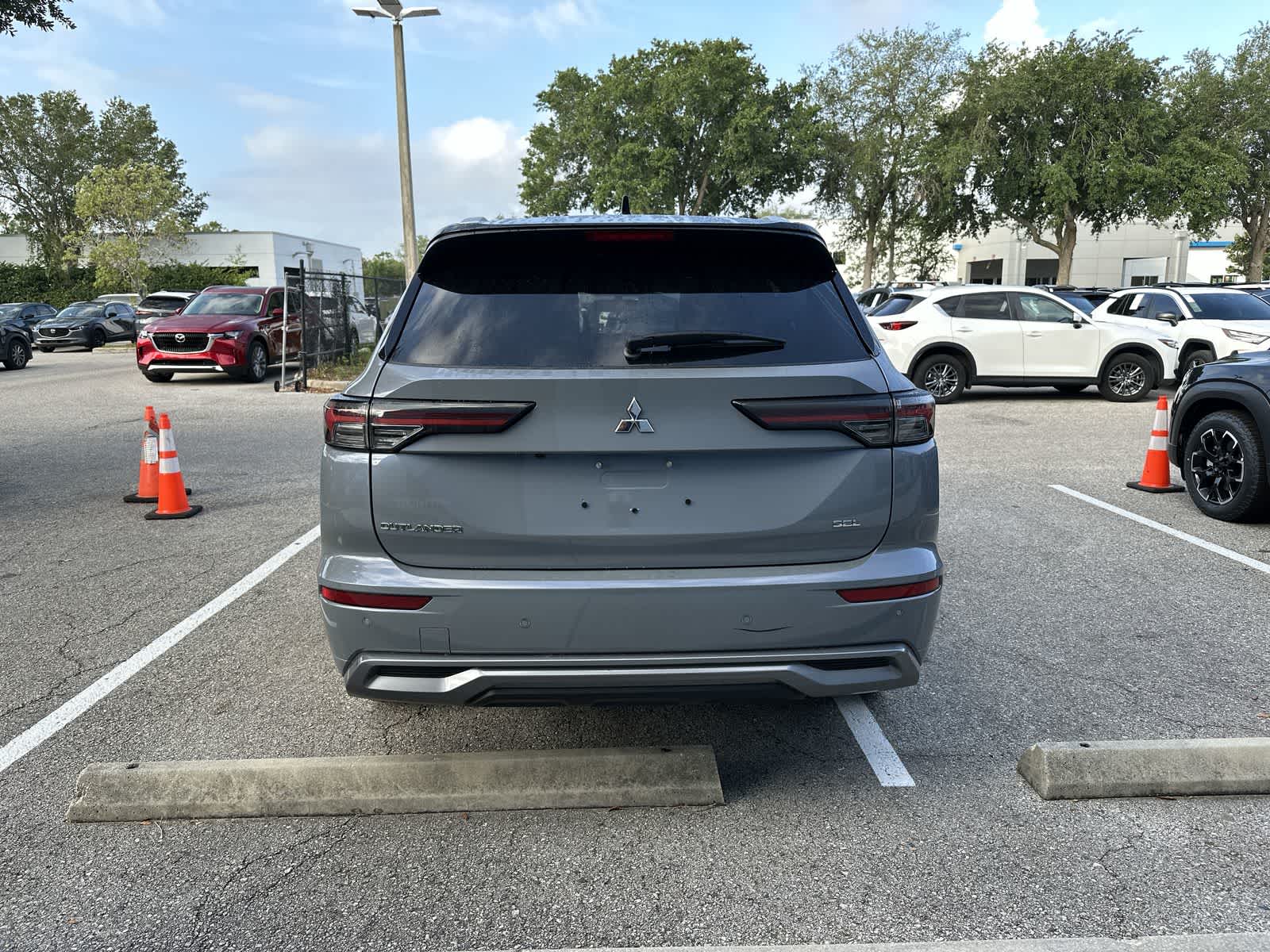 Thumbnail: 2025 Mitsubishi Outlander - 7