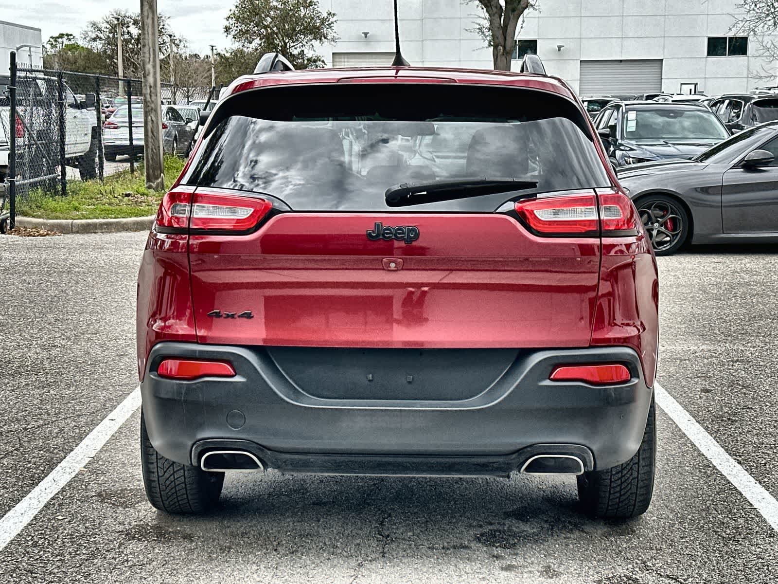 Thumbnail: 2017 Jeep Cherokee - 7