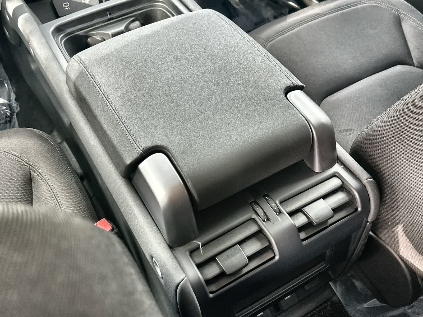 Thumbnail: 2023 Land Rover Defender - 22