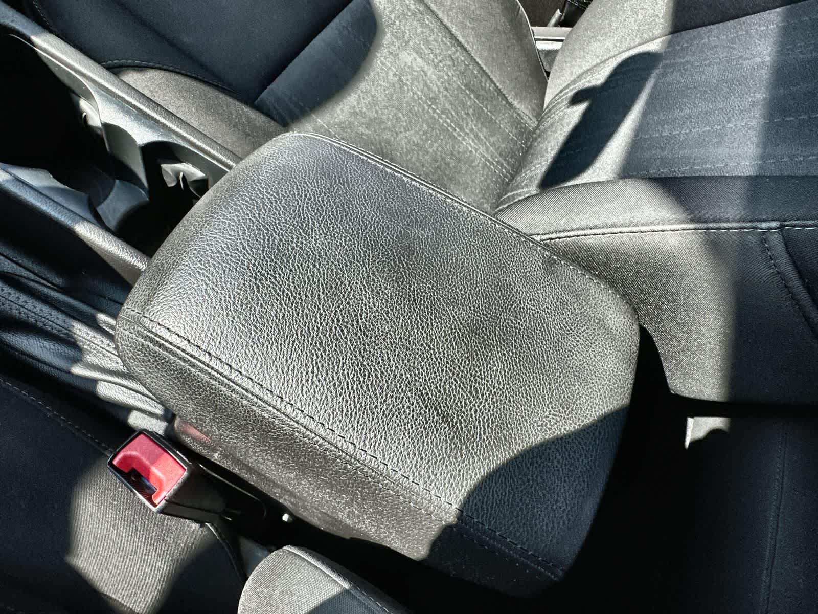 Thumbnail: 2016 Ford Focus - 16