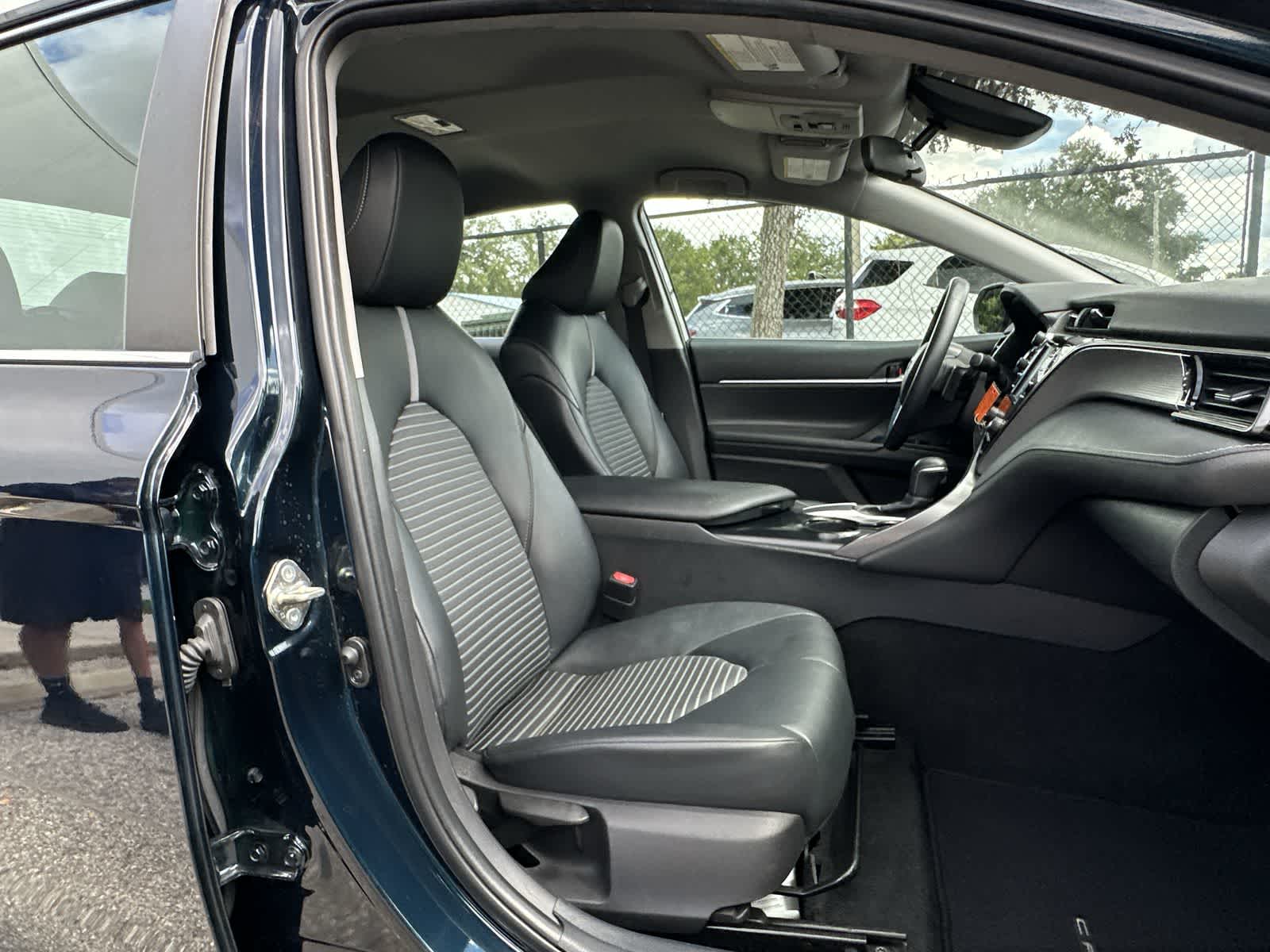 Thumbnail: 2020 Toyota Camry - 14