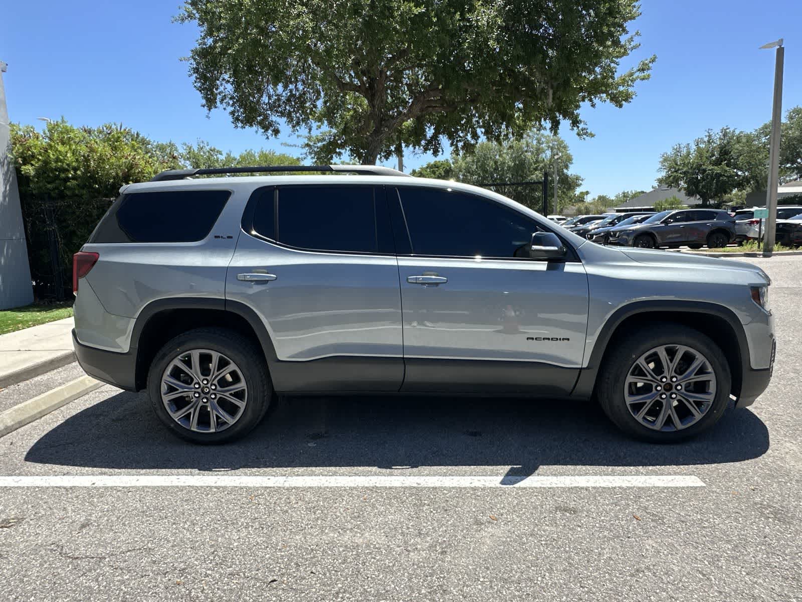 Thumbnail: 2023 GMC Acadia - 10