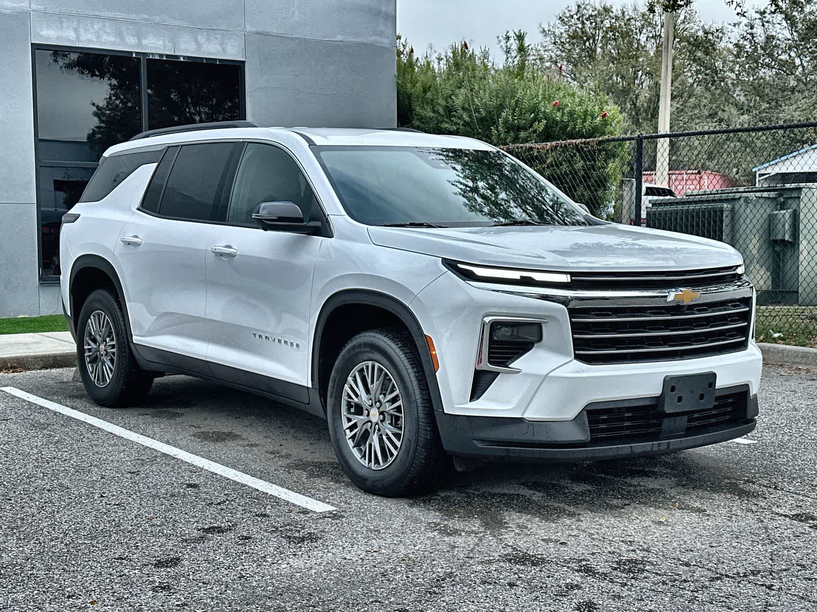 Thumbnail: 2024 Chevrolet Traverse - 11