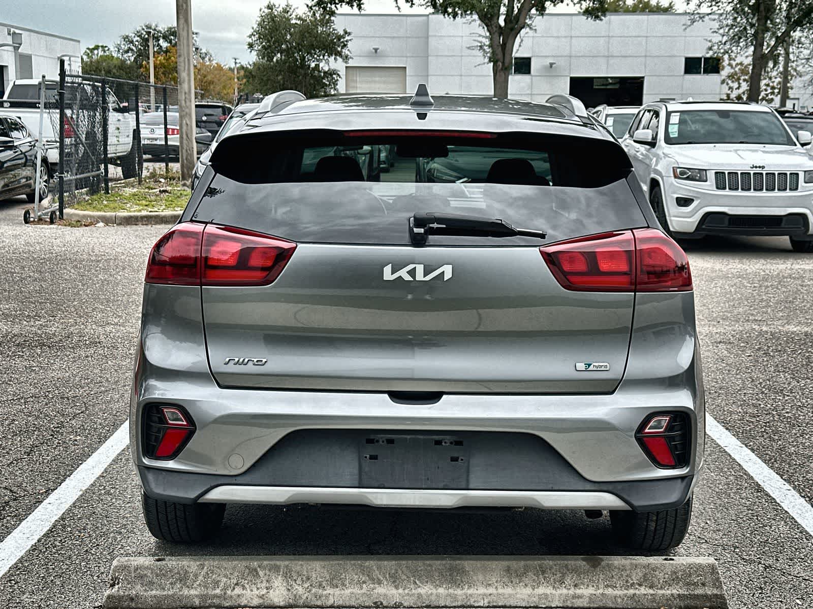 Thumbnail: 2022 Kia Niro - 5