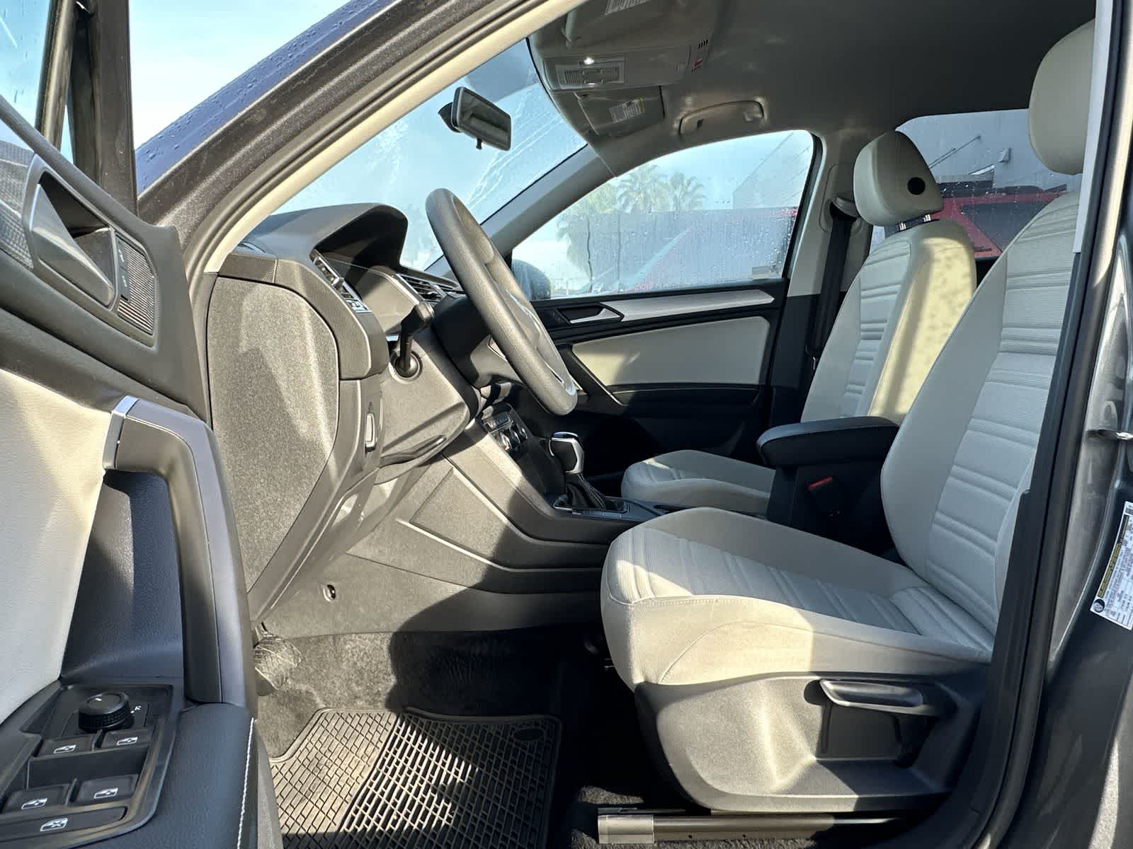 Thumbnail: 2022 Volkswagen Tiguan - 2