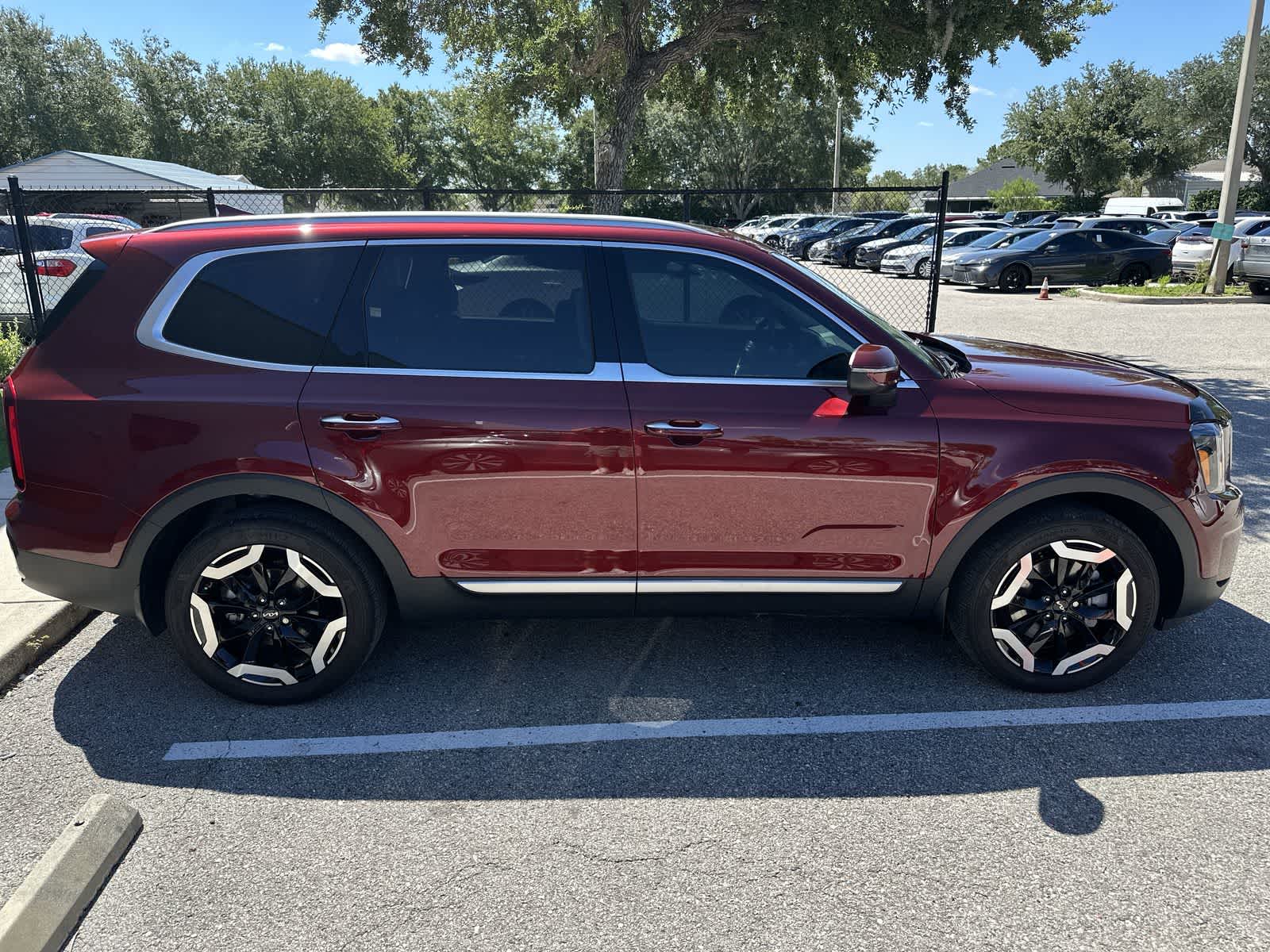 Thumbnail: 2024 Kia Telluride - 9