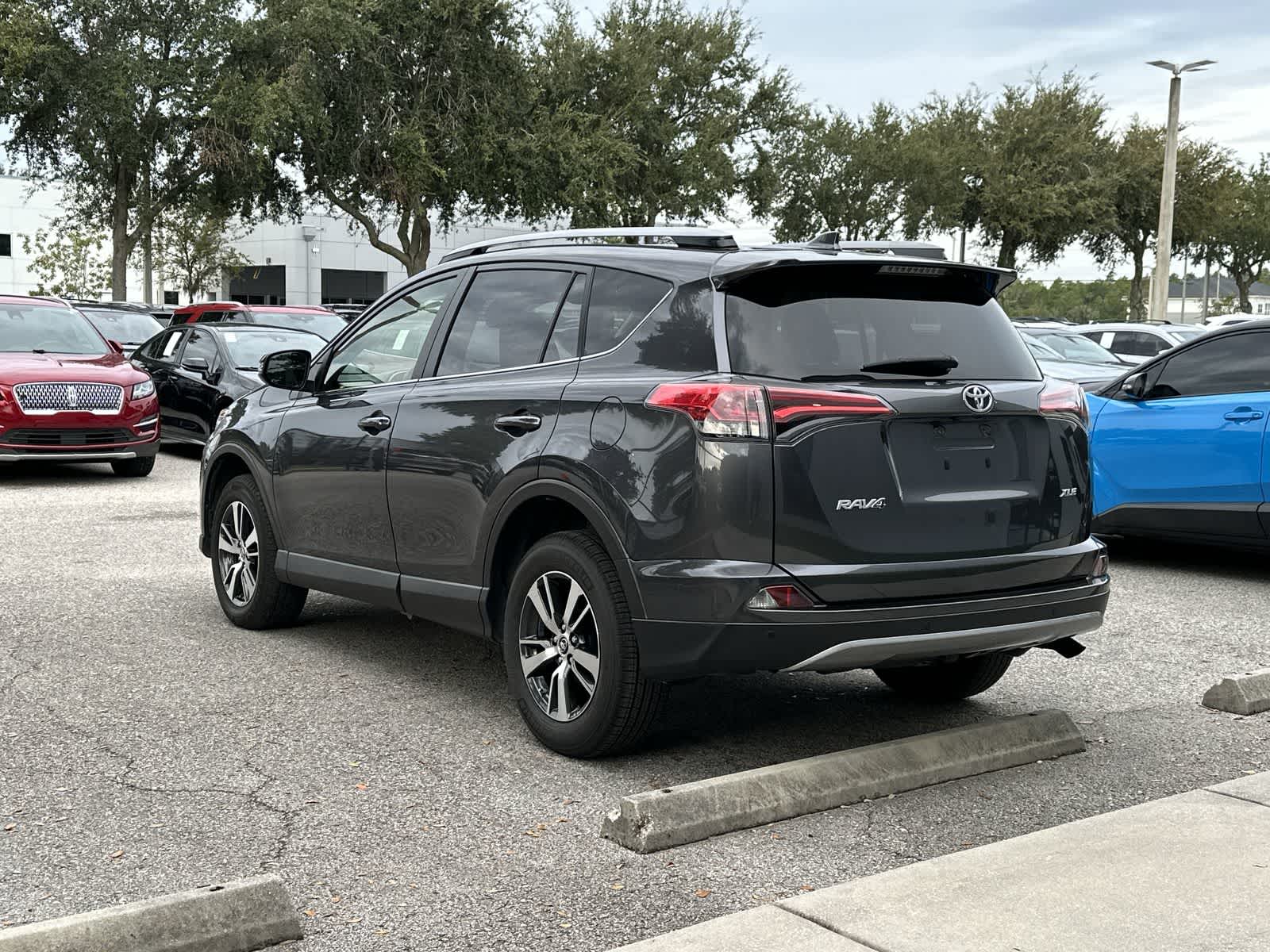 Thumbnail: 2018 Toyota RAV4 - 4