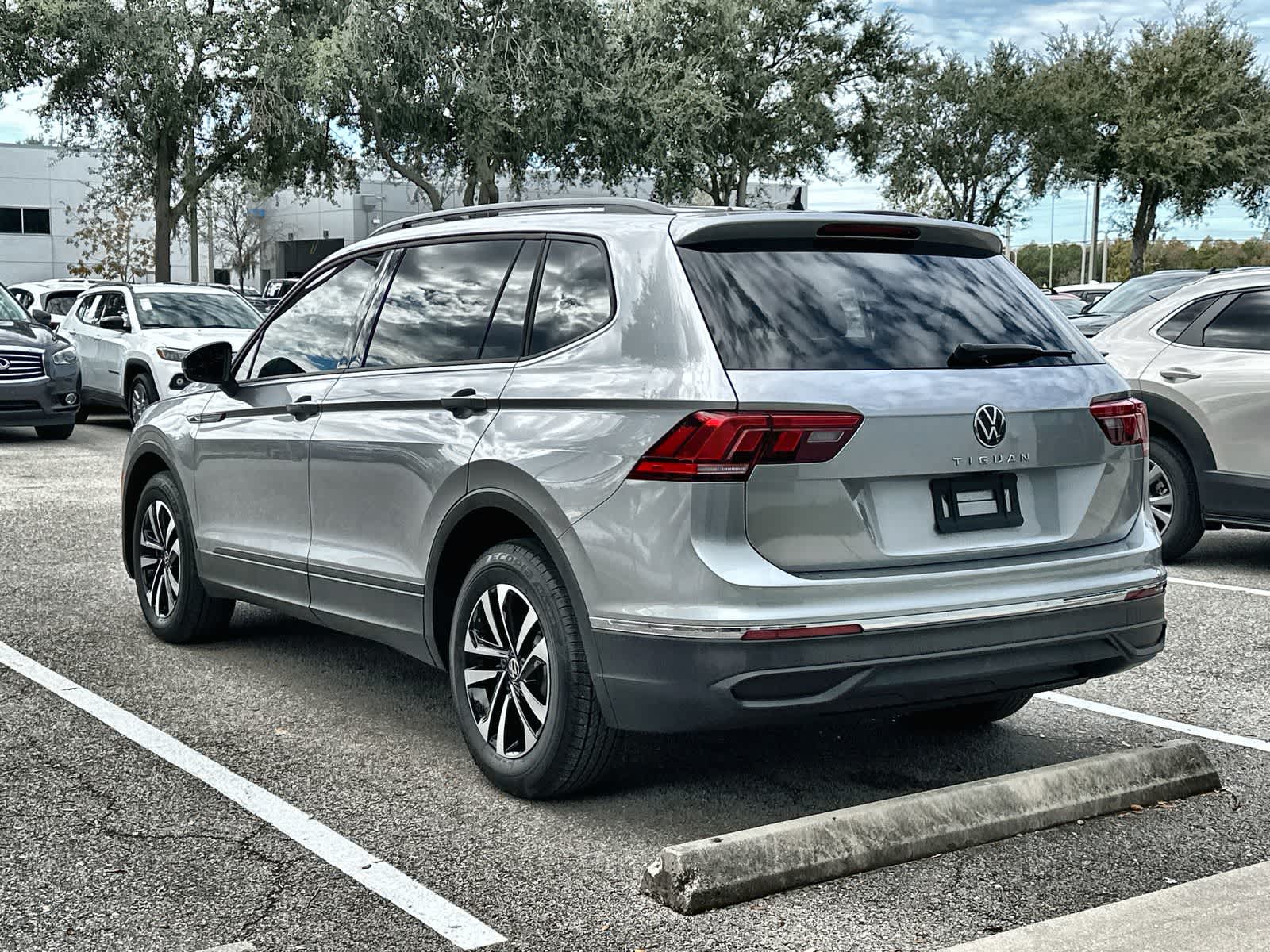 Thumbnail: 2024 Volkswagen Tiguan - 4