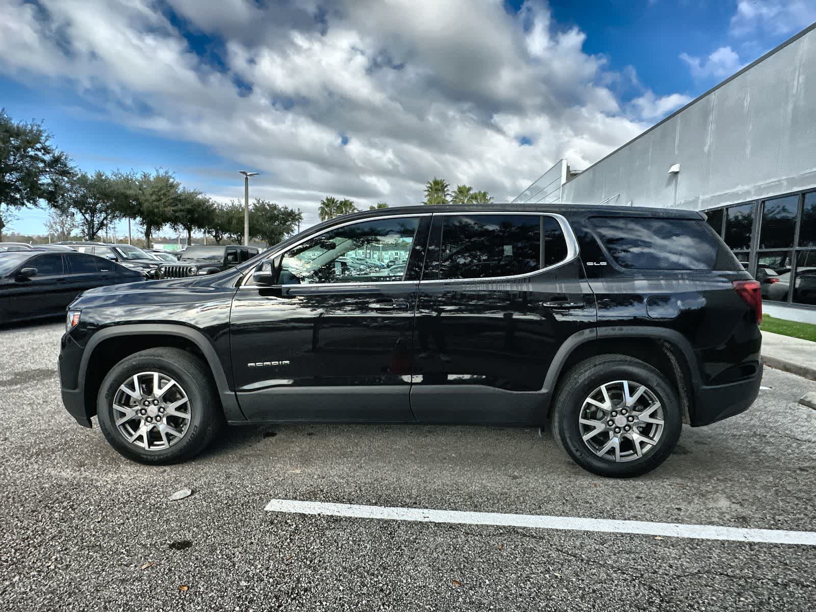 Thumbnail: 2022 GMC Acadia - 3