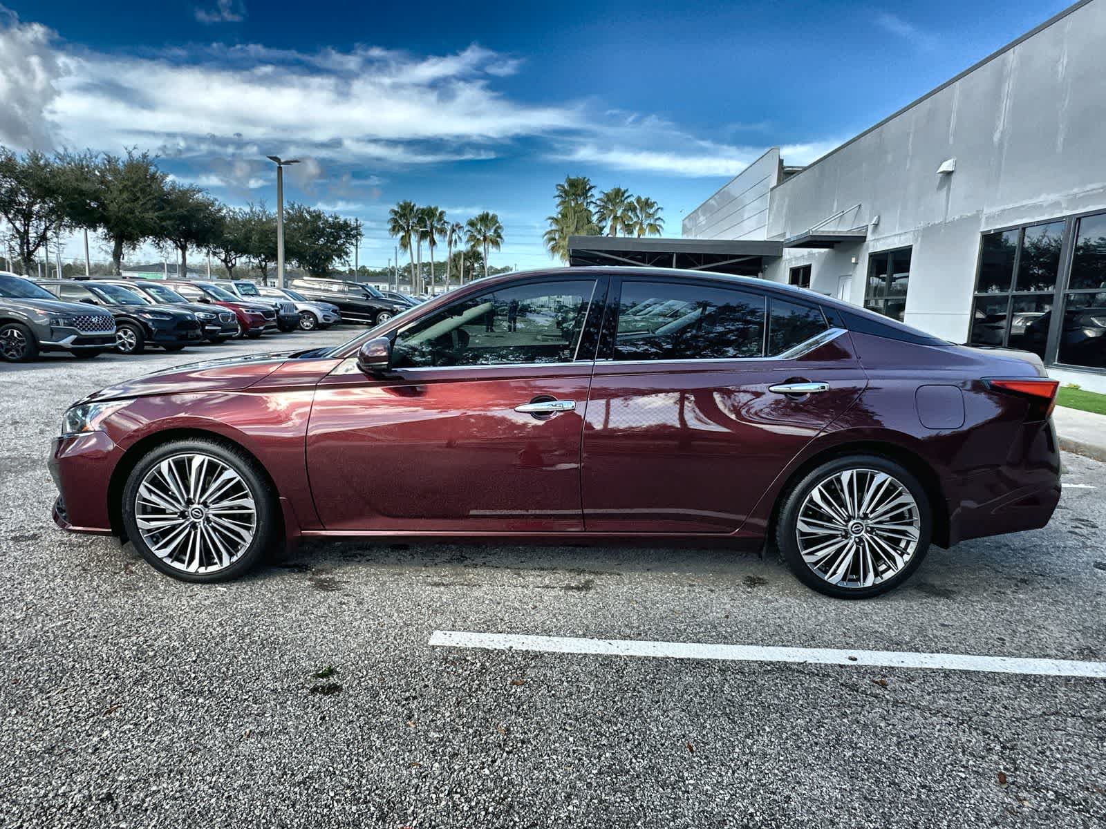 Thumbnail: 2023 Nissan Altima - 3