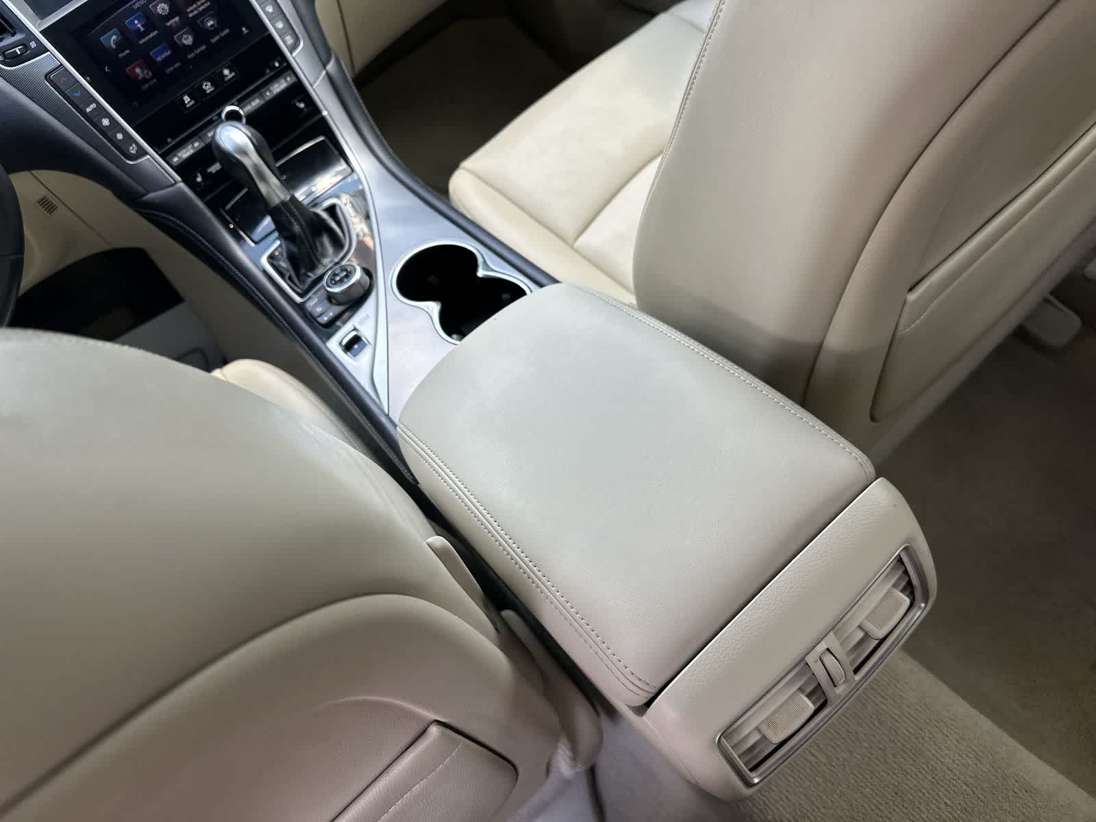 Thumbnail: 2014 INFINITI Q50 - 16