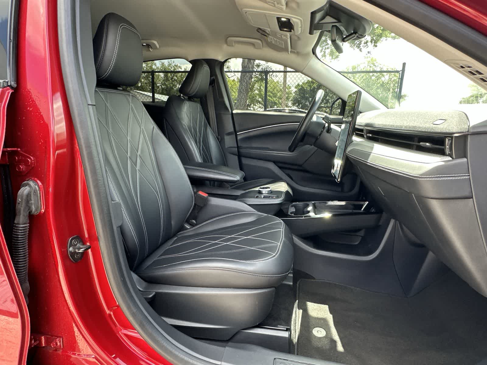 Thumbnail: 2022 Ford Mustang Mach-E - 9