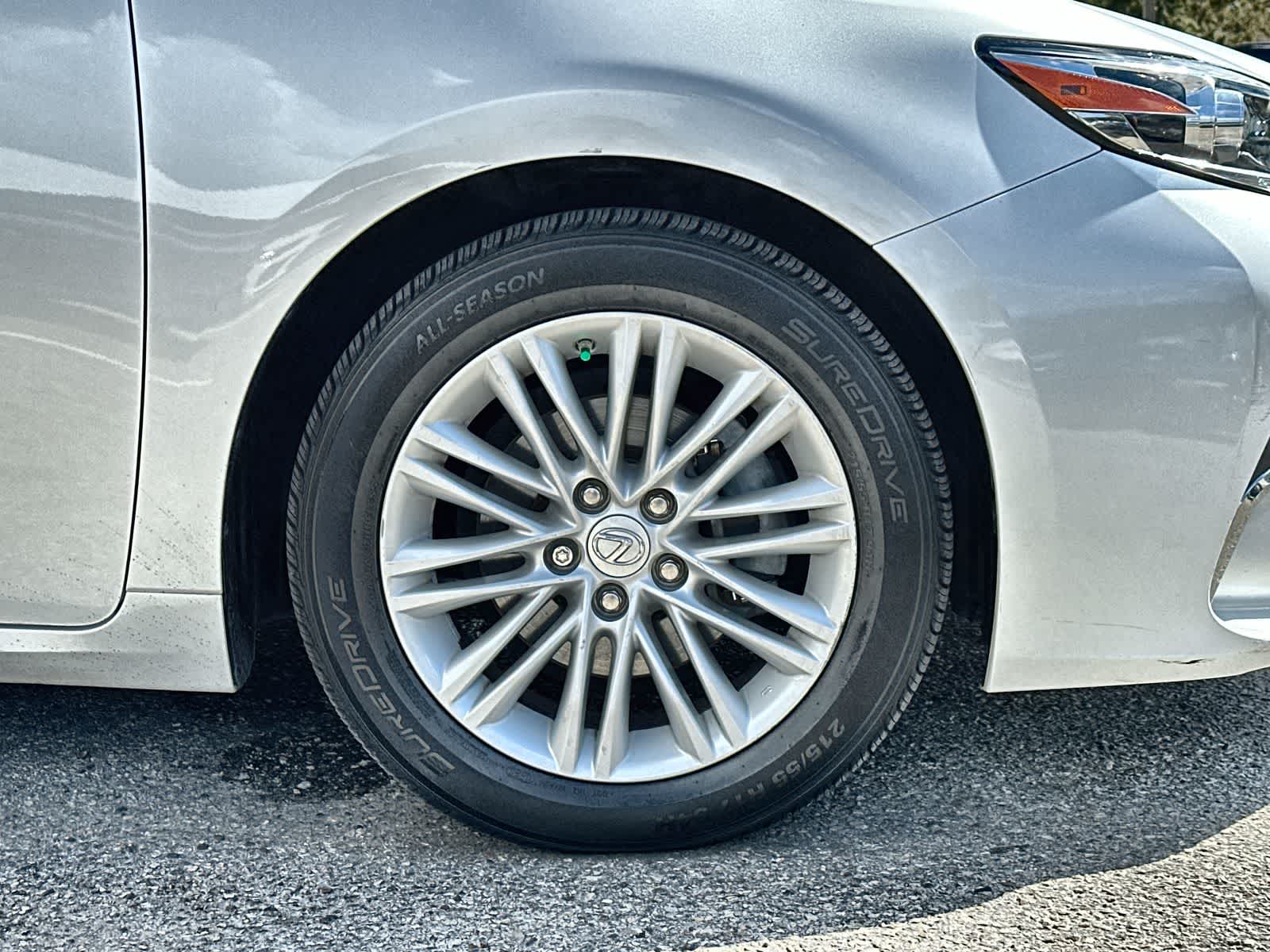 Thumbnail: 2018 Lexus ES - 14