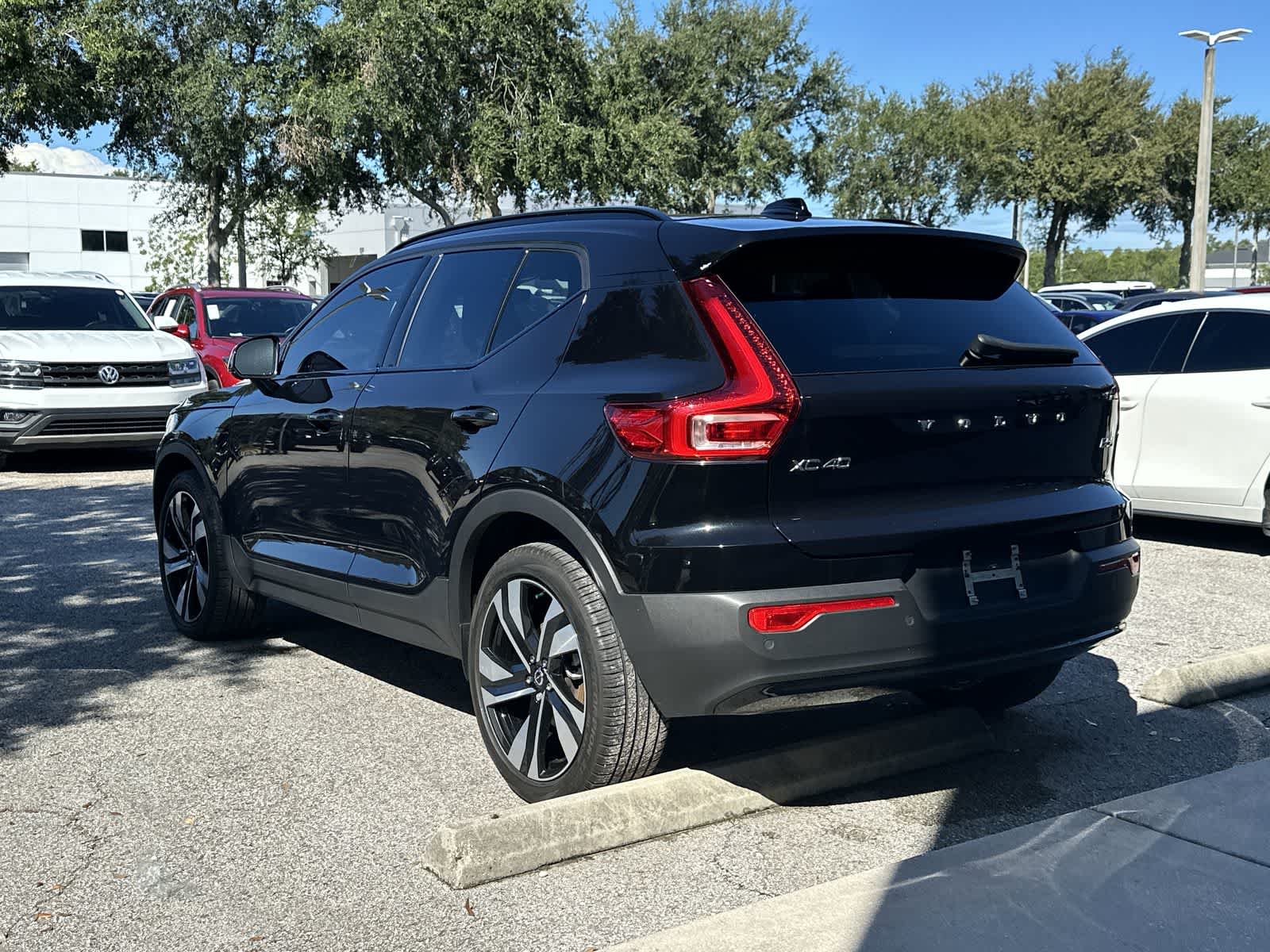 Thumbnail: 2024 Volvo XC40 - 4