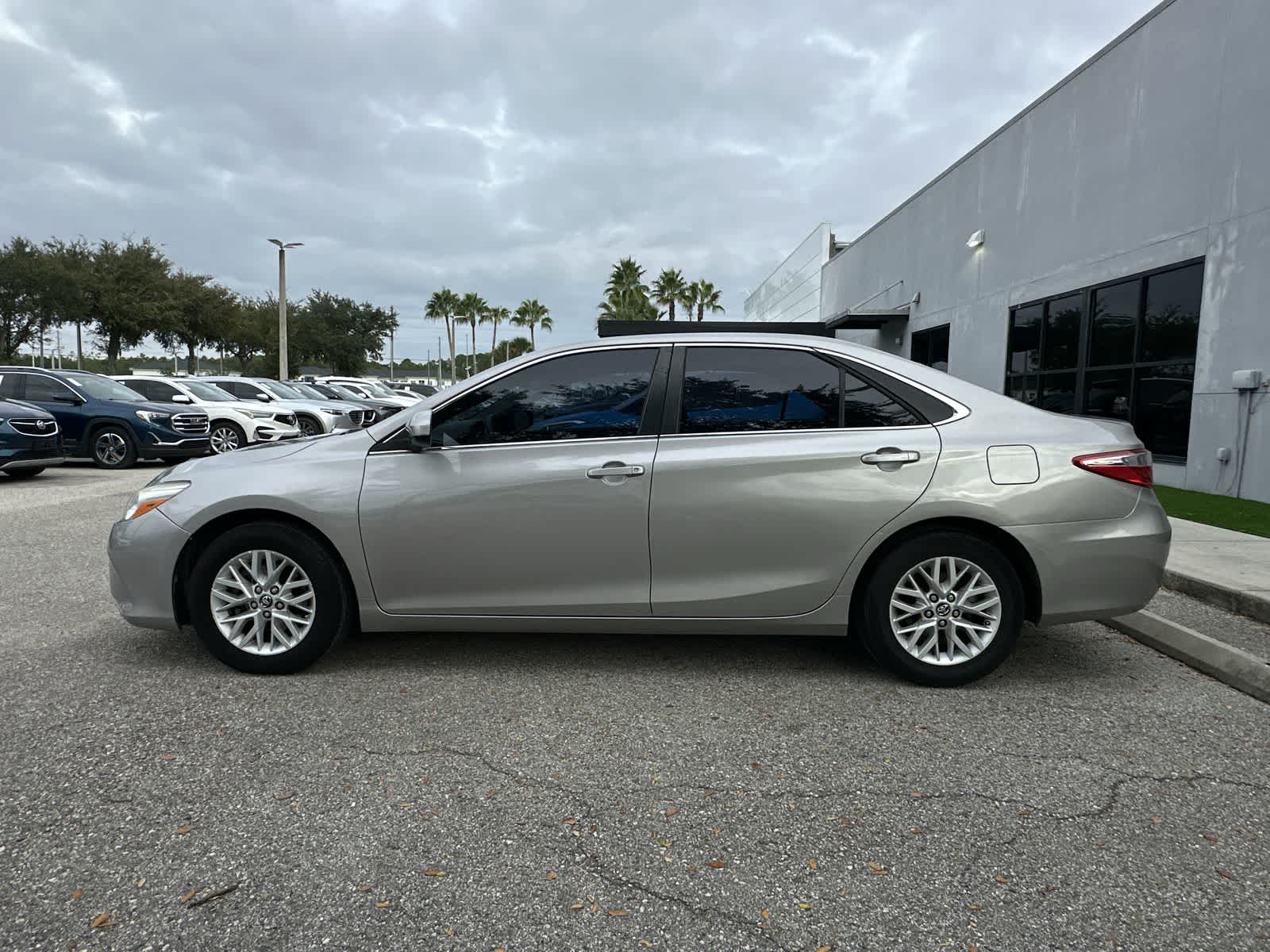 Thumbnail: 2016 Toyota Camry - 3