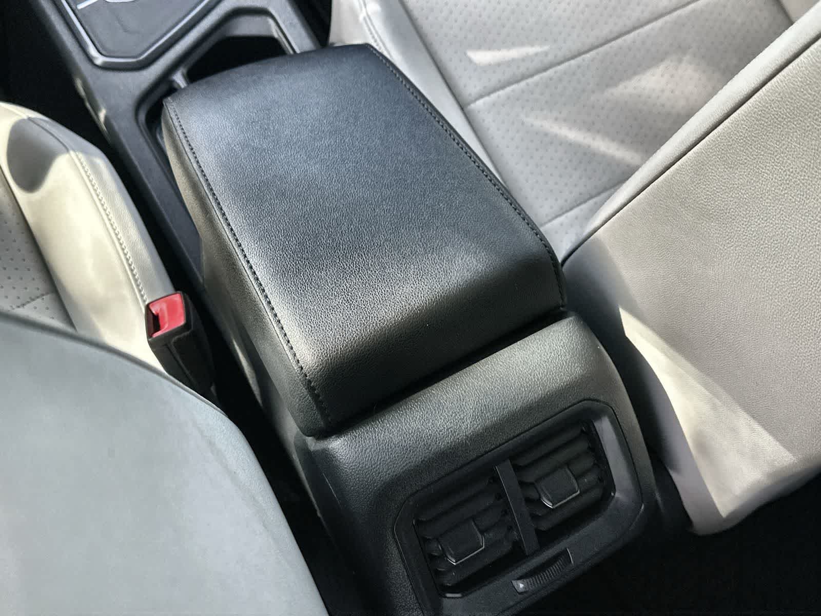 Thumbnail: 2019 Volkswagen Tiguan - 16