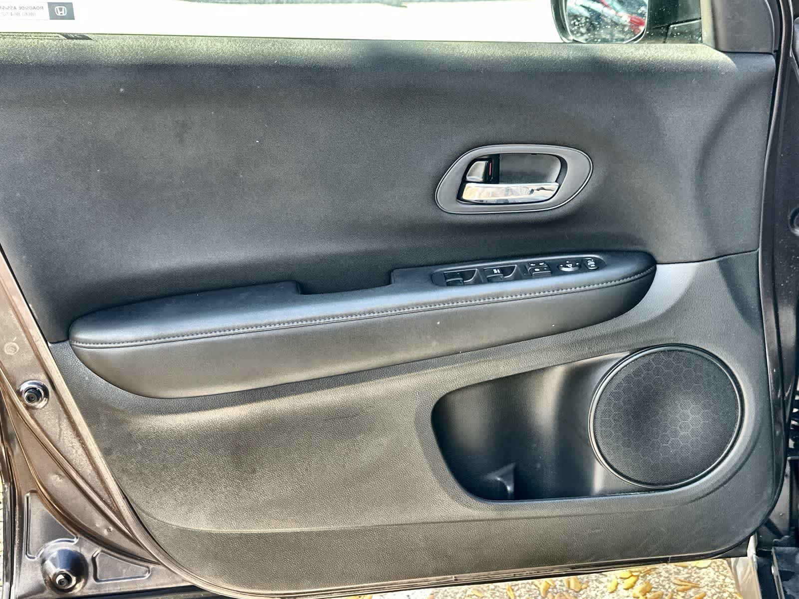 Thumbnail: 2018 Honda HR-V - 28