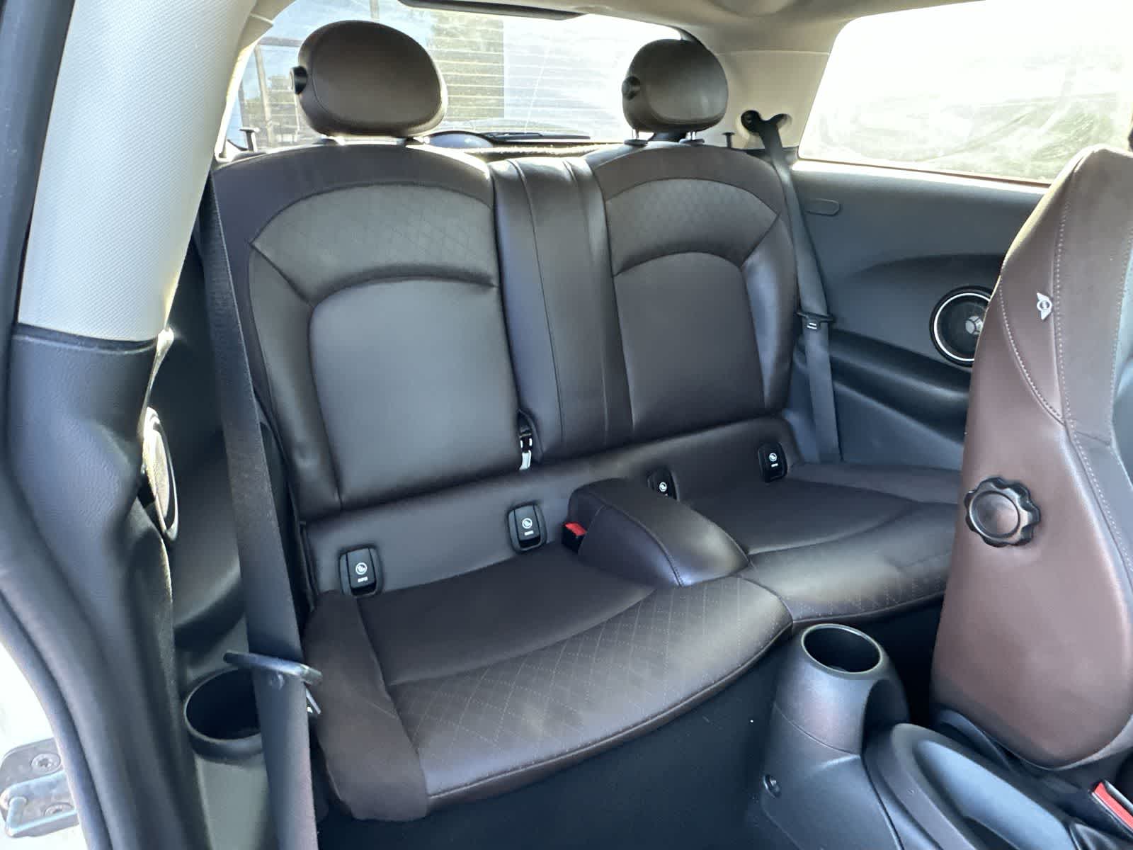 Thumbnail: 2014 MINI Cooper Hardtop - 16