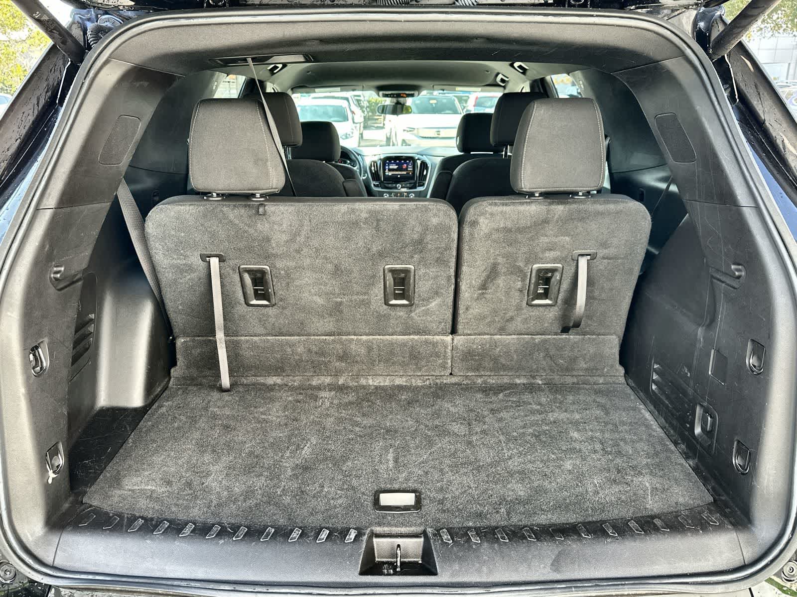 Thumbnail: 2022 Chevrolet Traverse - 19