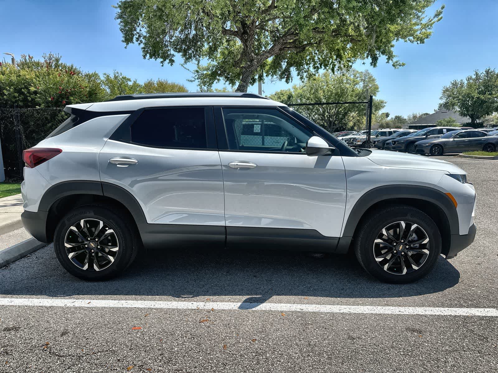 Thumbnail: 2023 Chevrolet TrailBlazer - 10
