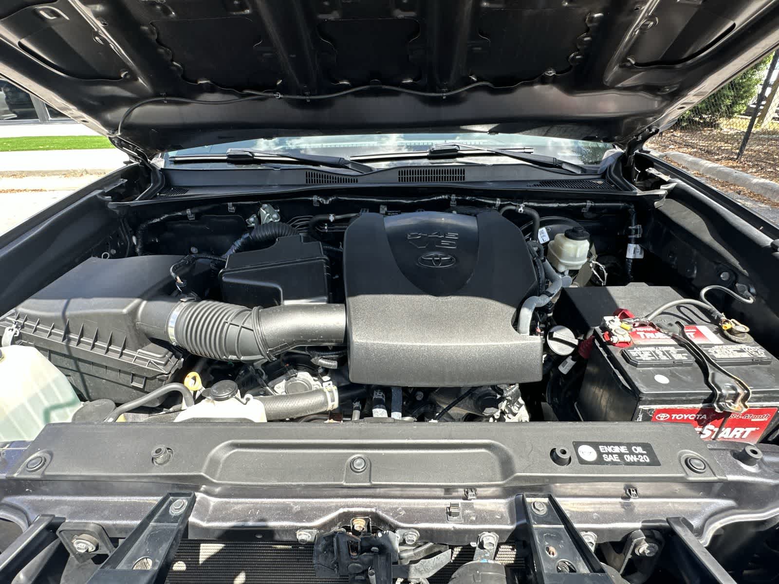 Thumbnail: 2018 Toyota Tacoma - 9