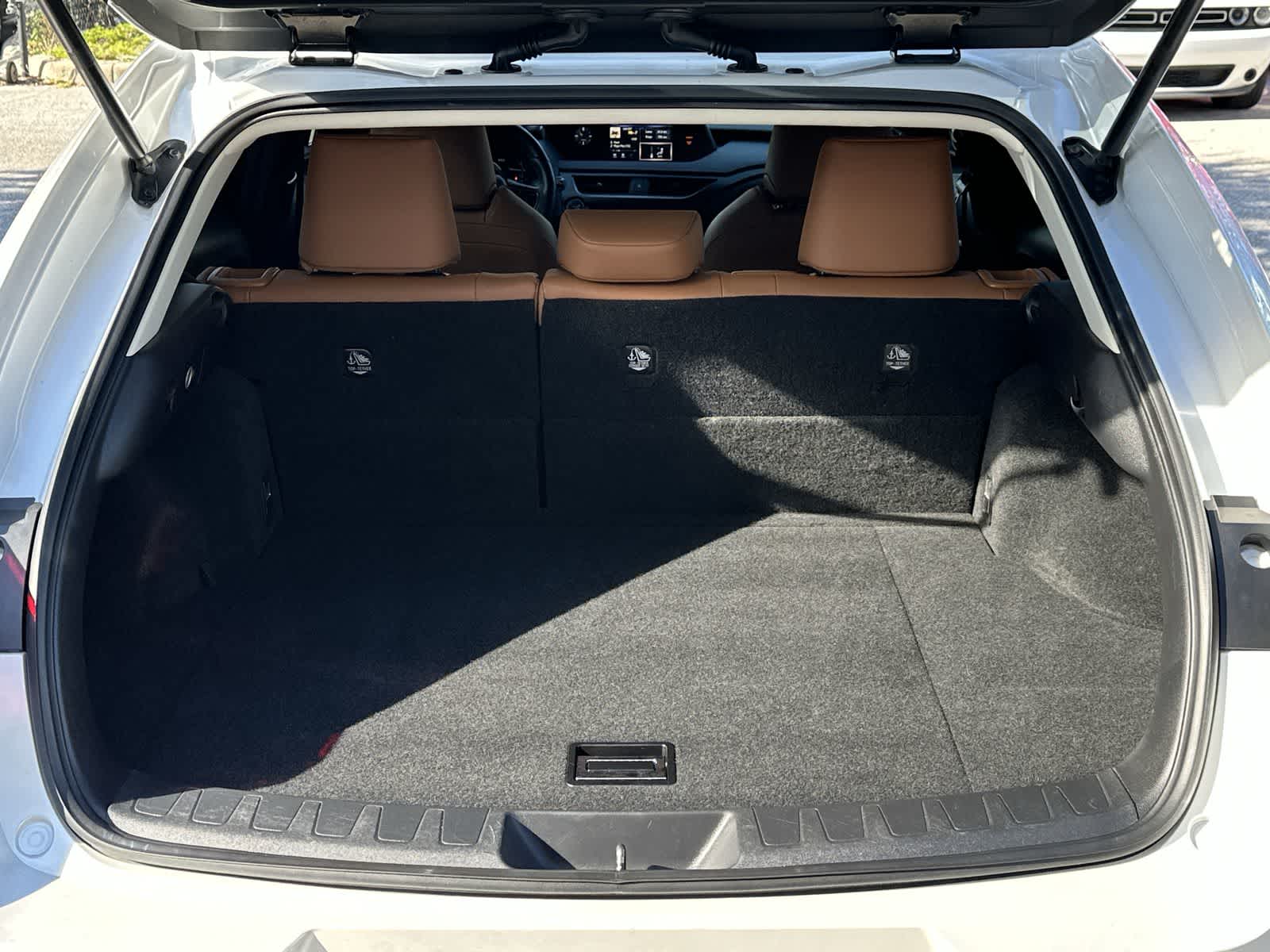 Thumbnail: 2019 Lexus UX - 19