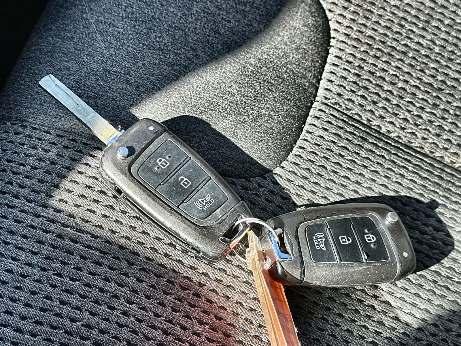 Thumbnail: 2020 Hyundai Santa Fe - 20