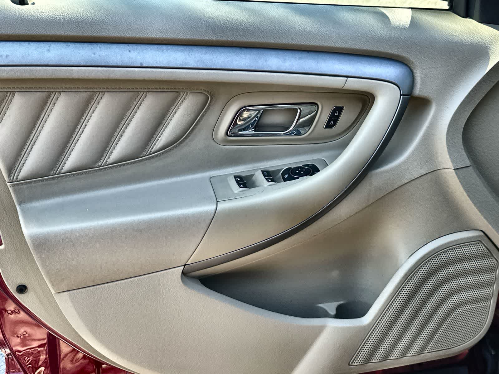 Thumbnail: 2015 Ford Taurus - 17