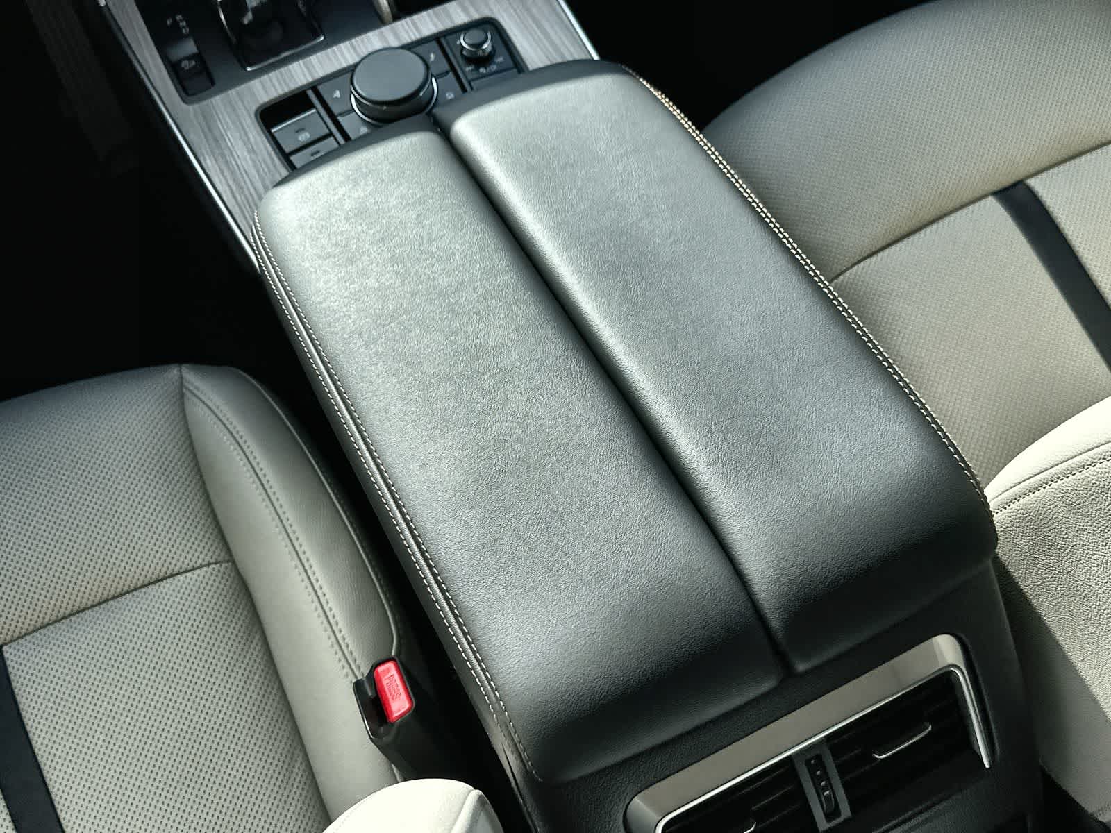 Thumbnail: 2026 Mazda CX-70 - 16