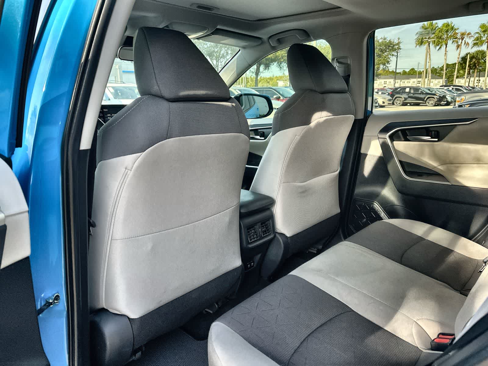 Thumbnail: 2019 Toyota RAV4 - 12