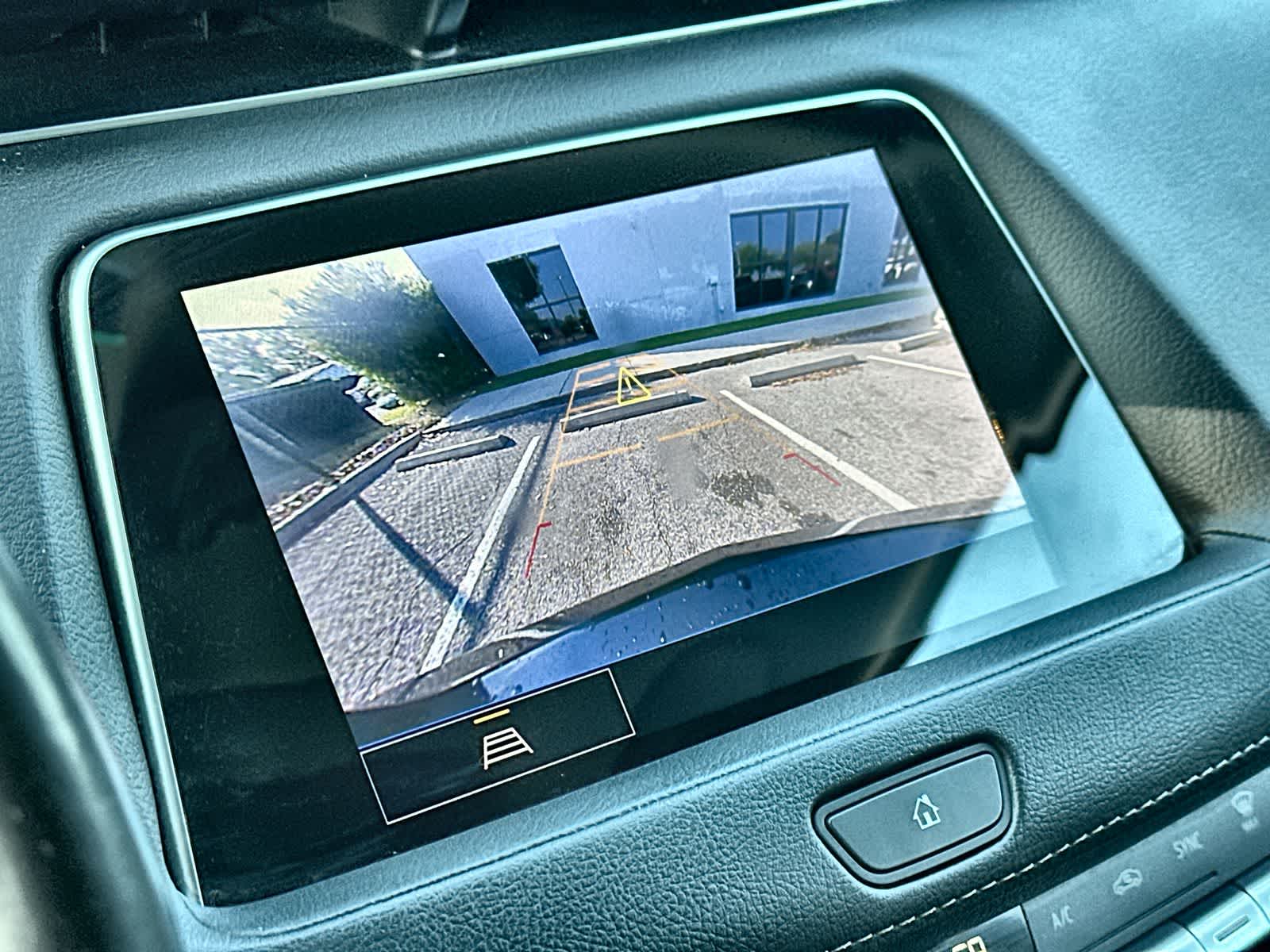 Thumbnail: 2022 Cadillac XT4 - 26