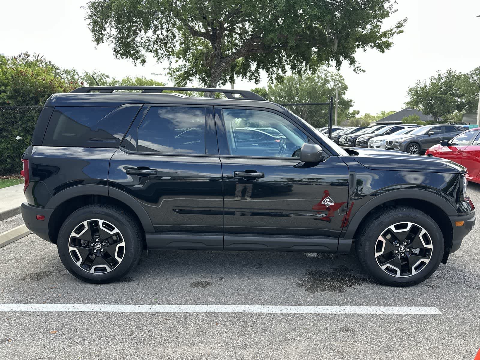 Thumbnail: 2023 Ford Bronco Sport - 10