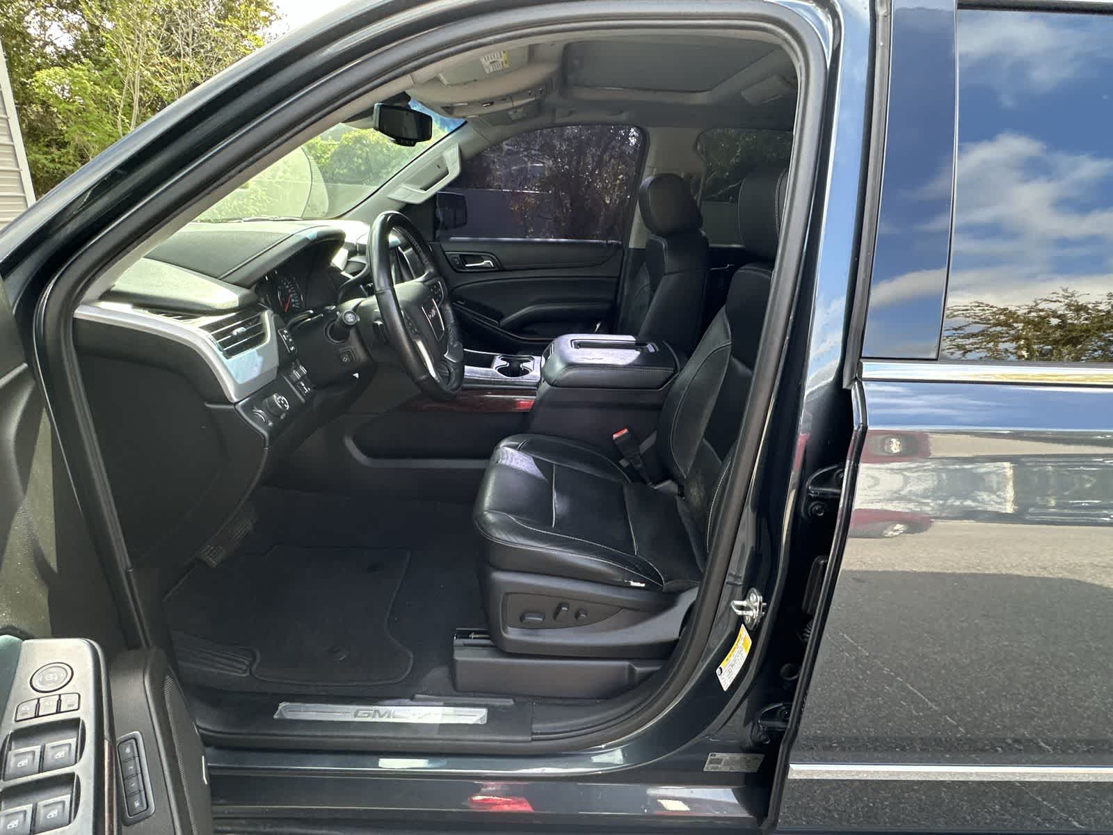 Thumbnail: 2019 GMC Yukon XL - 2