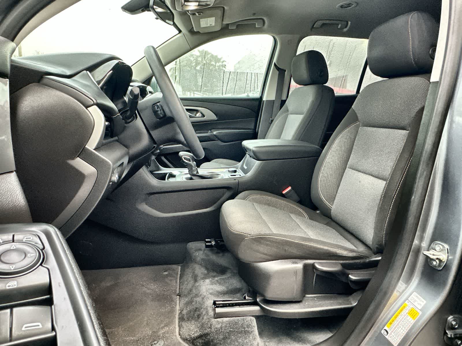 Thumbnail: 2021 Chevrolet Traverse - 3