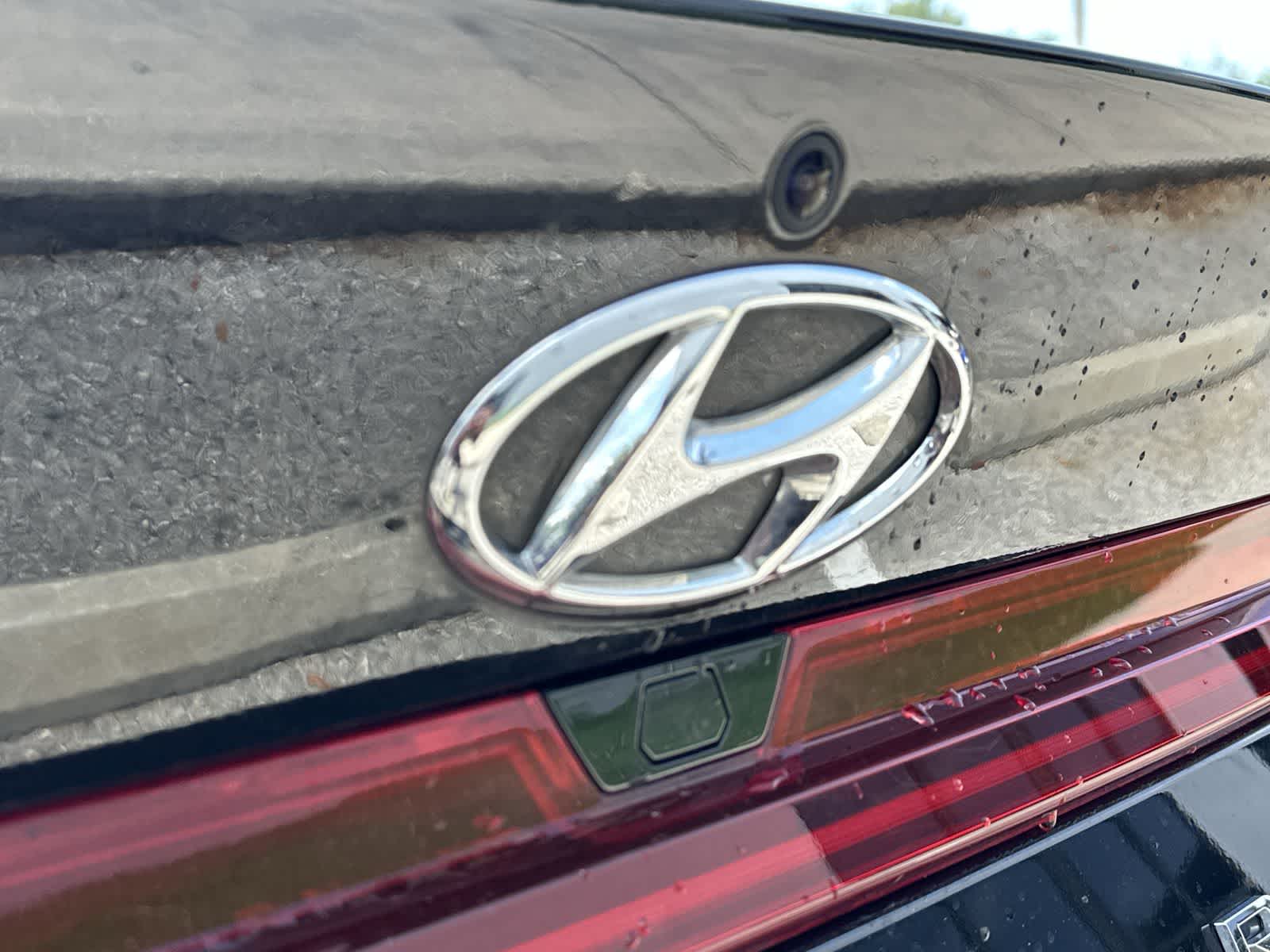 Thumbnail: 2023 Hyundai Elantra - 14