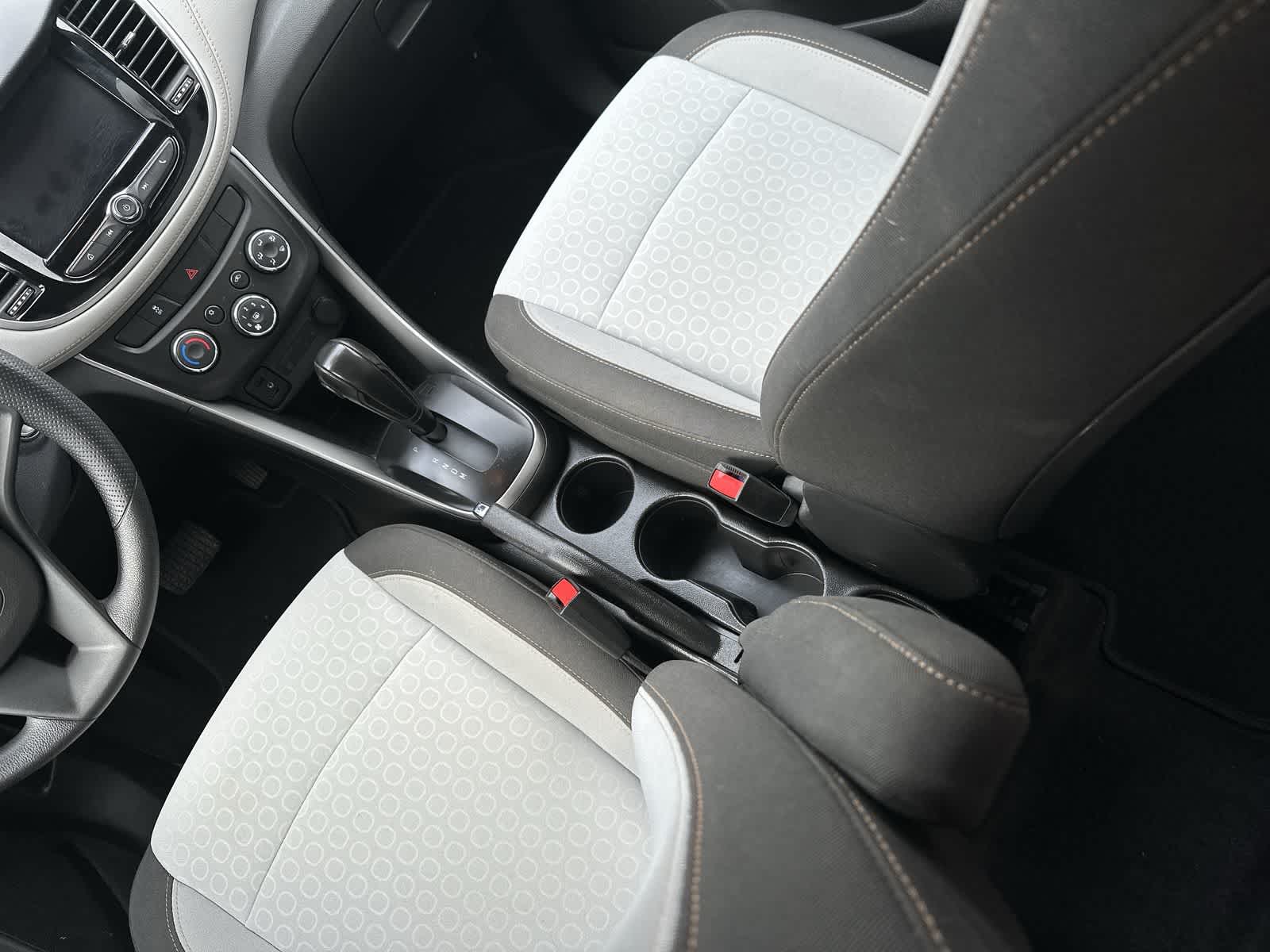 2021 Chevrolet Trax LS 16