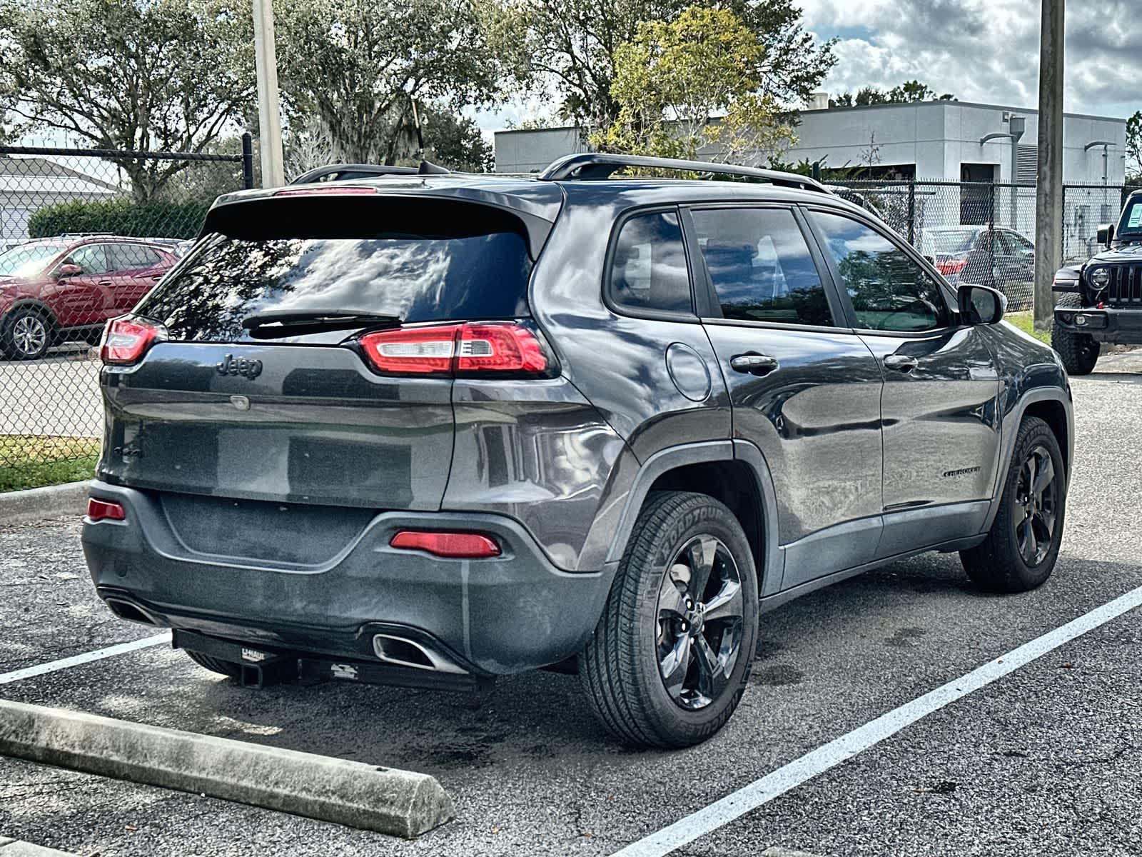 Thumbnail: 2016 Jeep Cherokee - 8