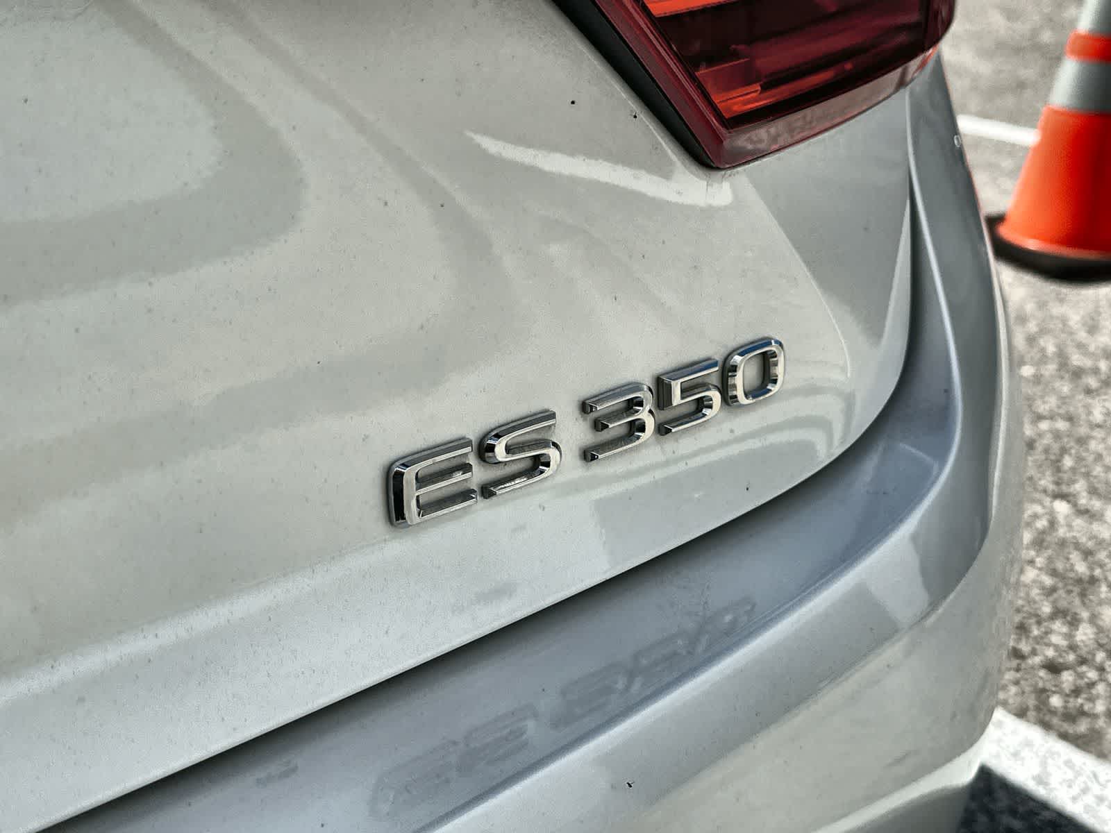 Thumbnail: 2018 Lexus ES - 15