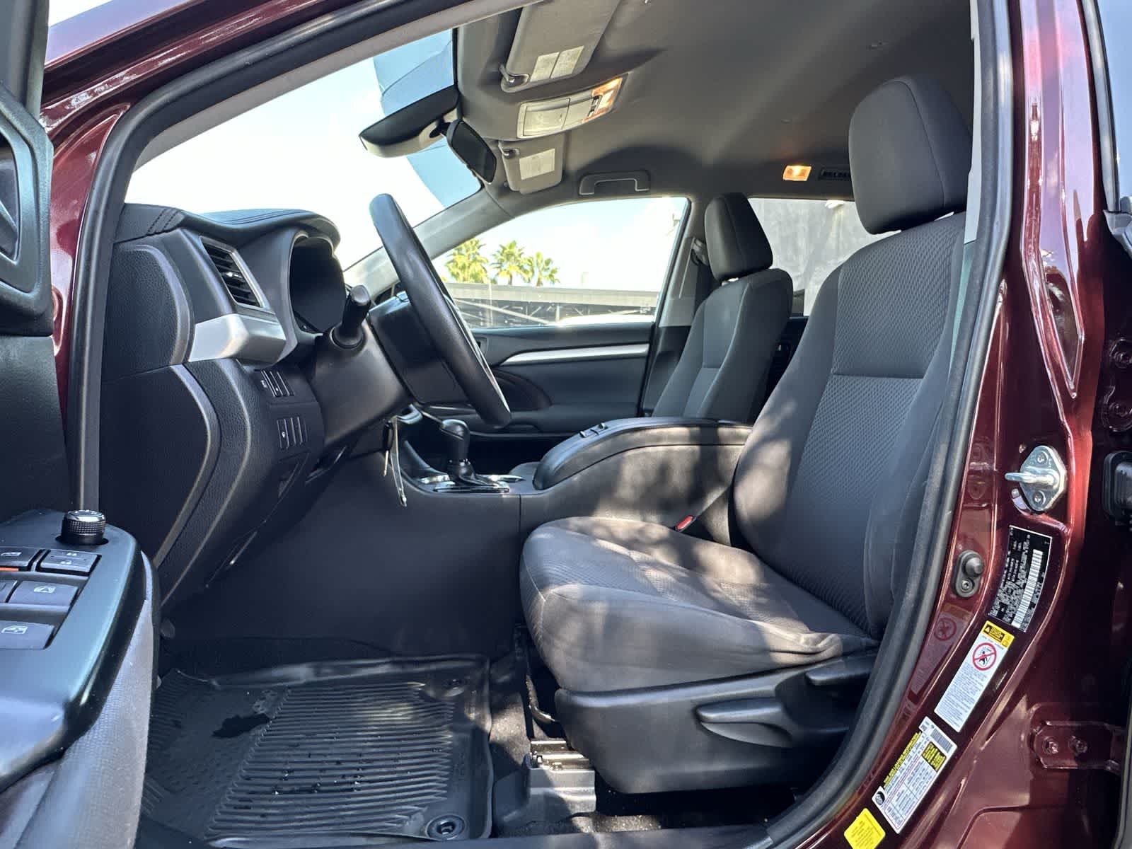 Thumbnail: 2018 Toyota Highlander - 11