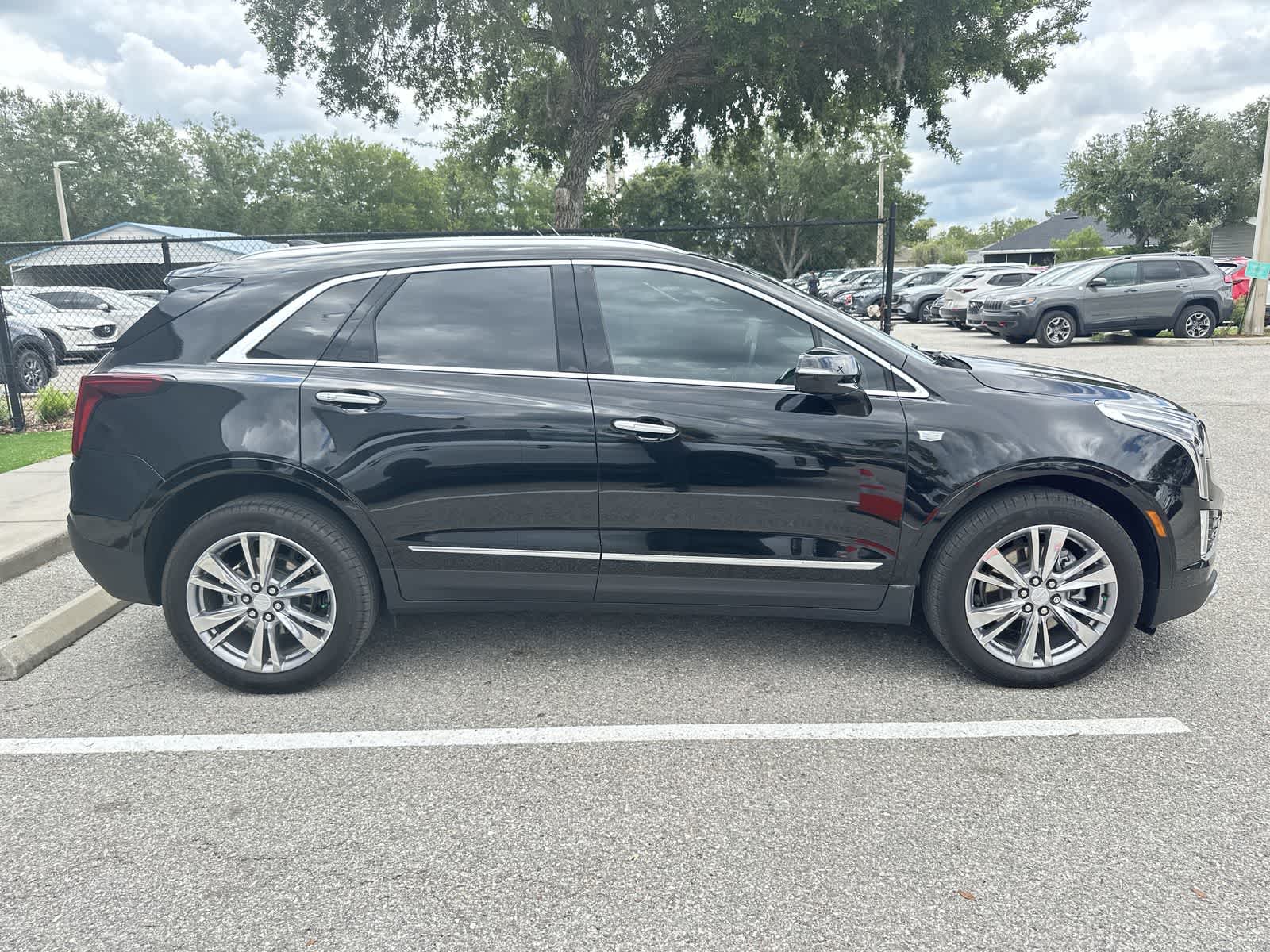 Thumbnail: 2024 Cadillac XT5 - 9
