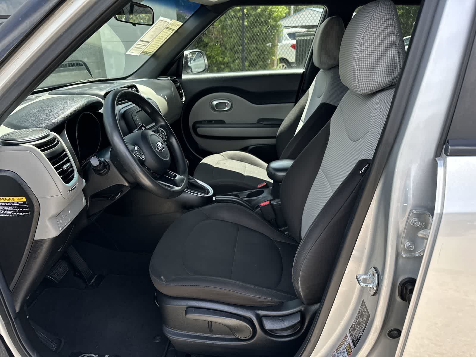 2017 Kia Soul Base 11