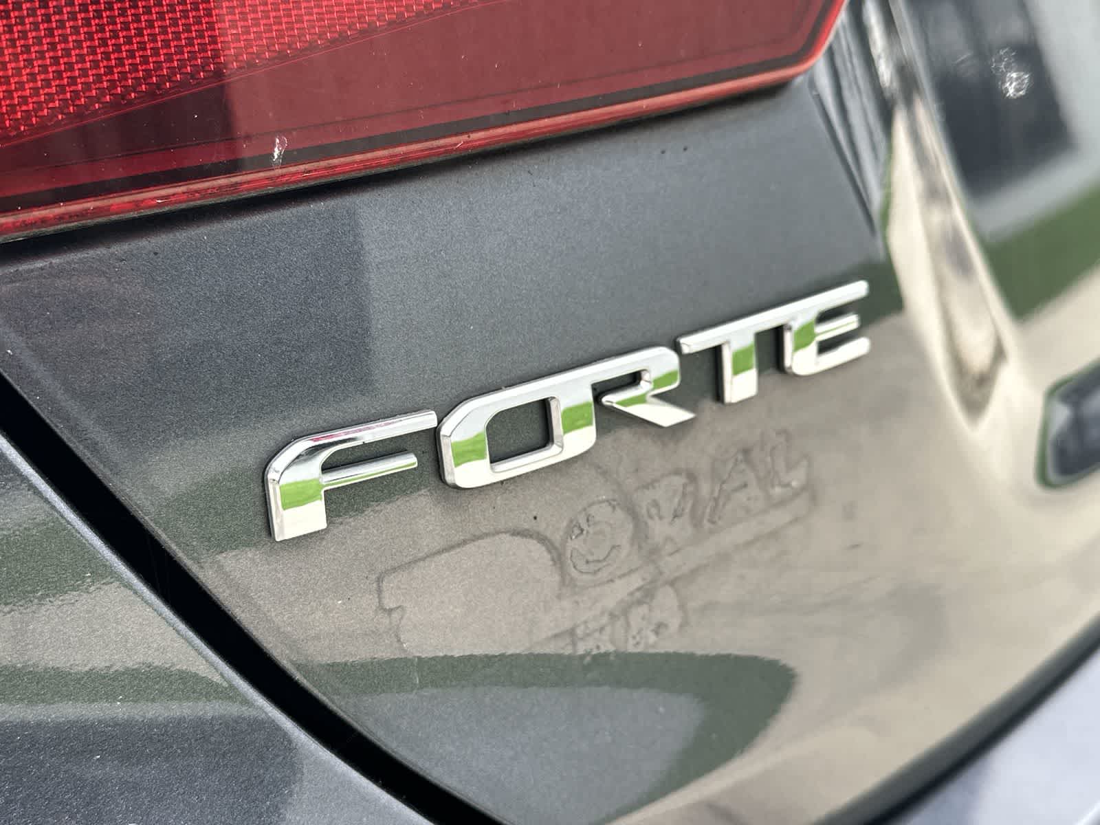 Thumbnail: 2020 Kia Forte - 9