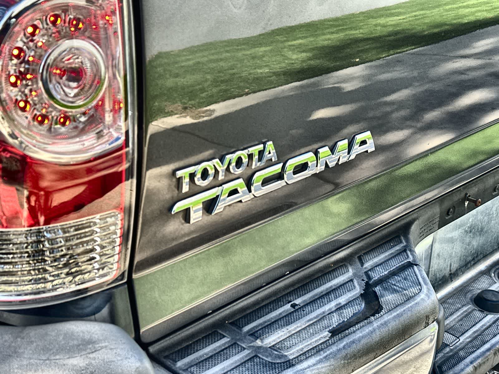 Thumbnail: 2015 Toyota Tacoma - 8