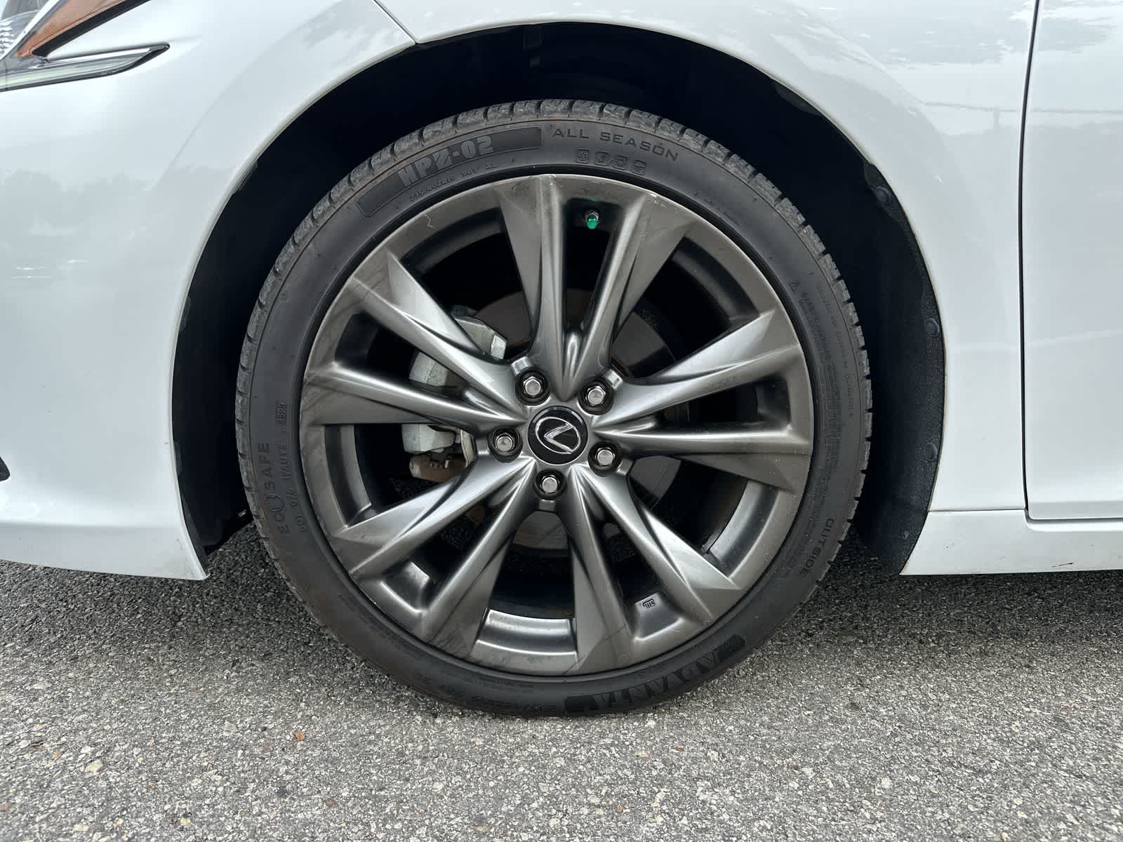 Thumbnail: 2019 Lexus ES - 14