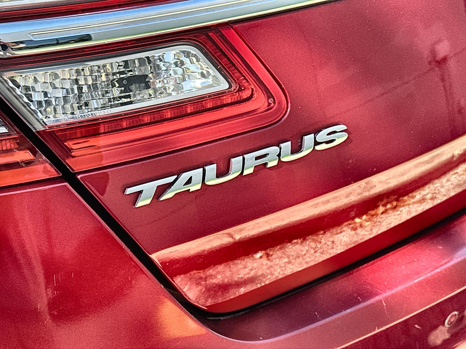 Thumbnail: 2015 Ford Taurus - 15